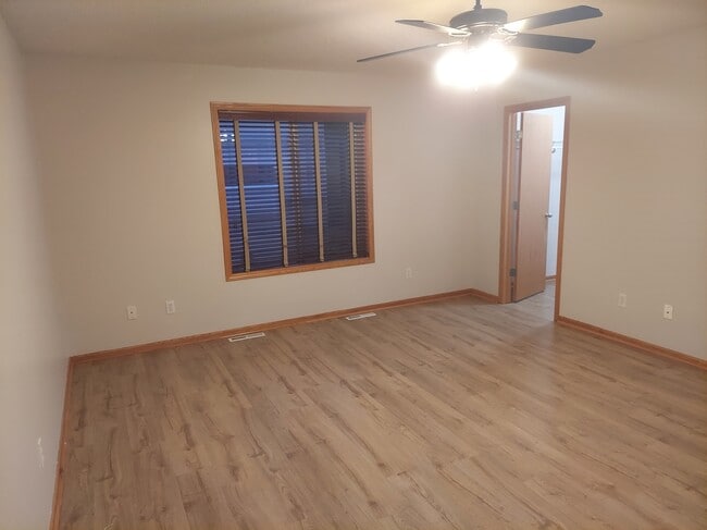 Building Photo - 5176 54th Ave NW