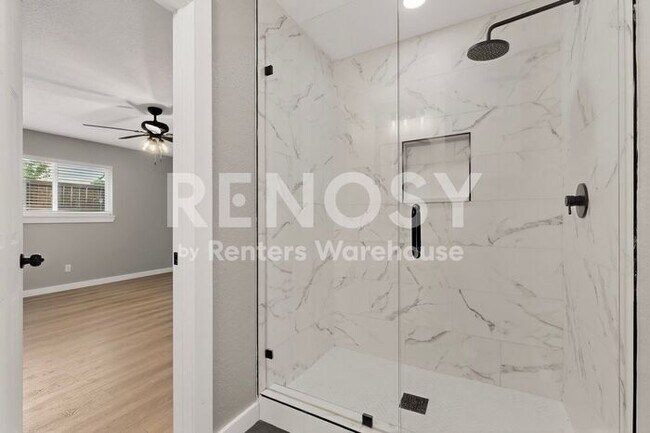 Building Photo - Move In Ready Richardson Gem ****Rent Concession - 2nd Month Free****