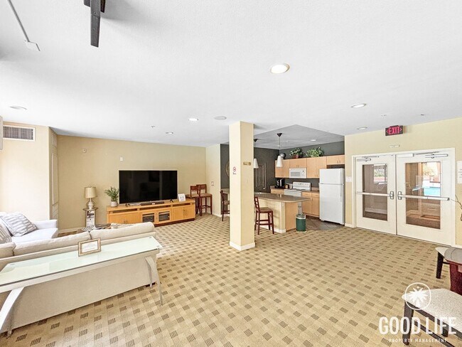 Building Photo - Stylish 1BD/1BA Condo in Cortez Hill with Balcony, In-Unit W/D & Pool Views