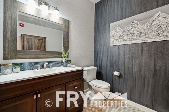Building Photo - Spacious 1 bedroom Main Floor Condo in RiNo