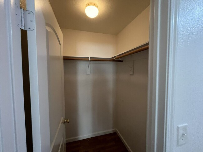 Building Photo - SAC T 1138