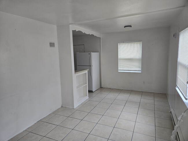 Building Photo - 1147 40th St S