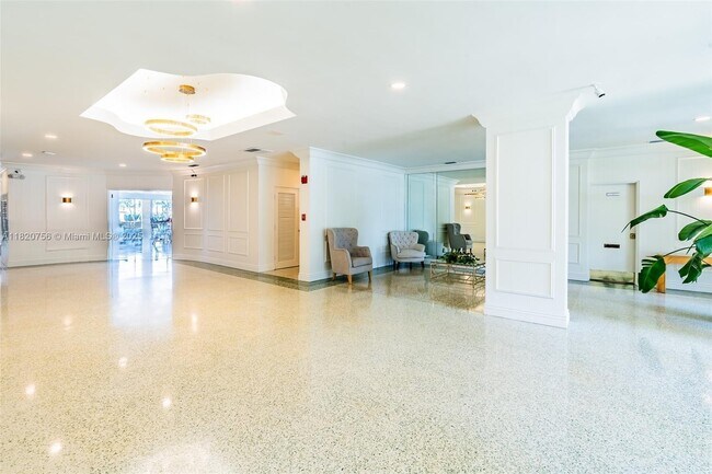 Building Photo - 9111 E Bay Harbor Dr