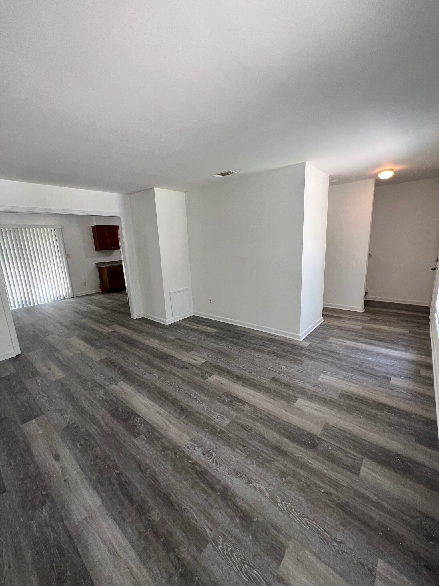 Building Photo - 424 Tarragon Wy SW