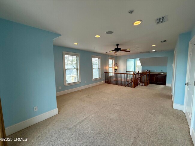 Building Photo - 54 Battery Crk Clb Dr