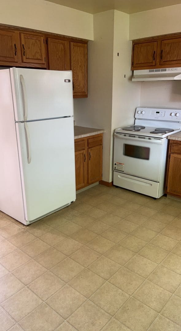 Building Photo - 242