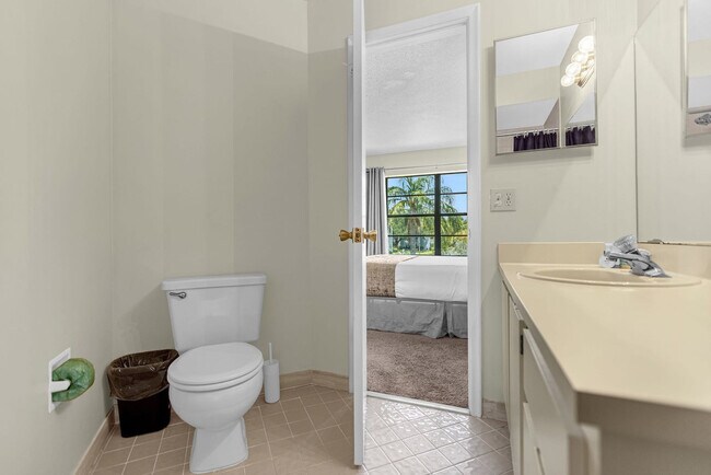 Building Photo - 3905 Atrium Dr