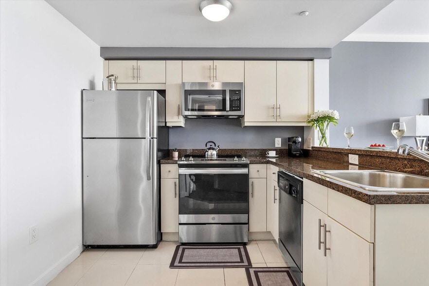 Building Photo - 2889 McFarlane Rd