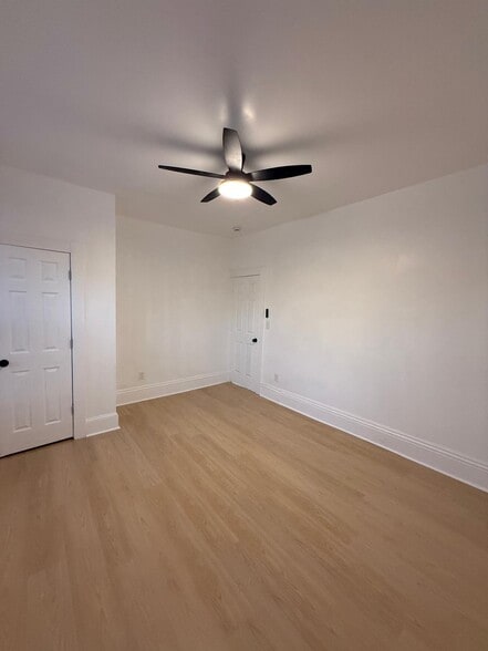 Building Photo - 1447 W 101st St