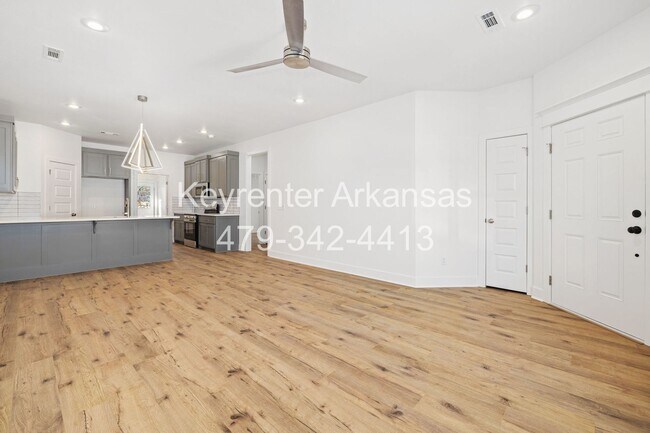 Building Photo - Brand New Duplex in Fayetteville!