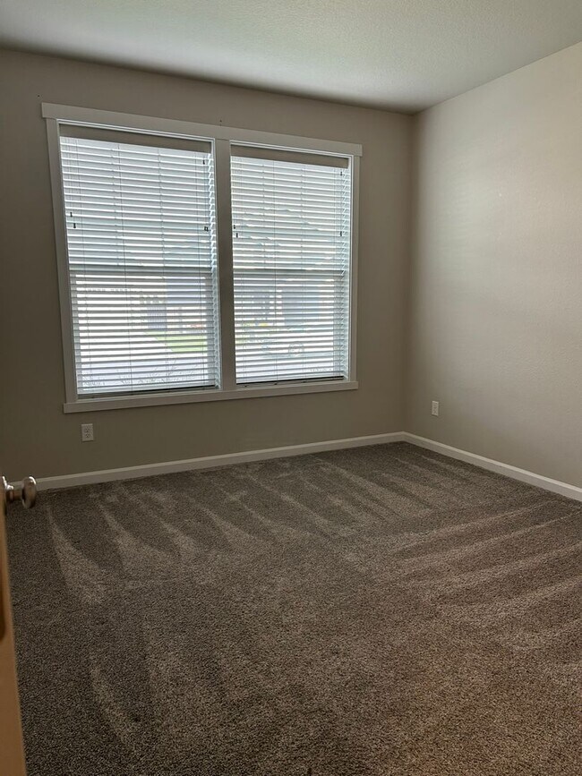 Building Photo - Charming 3-Bedroom, 2-Bath Home with Spaci...