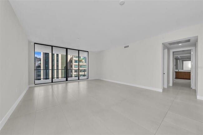 Building Photo - 275 1st Ave S