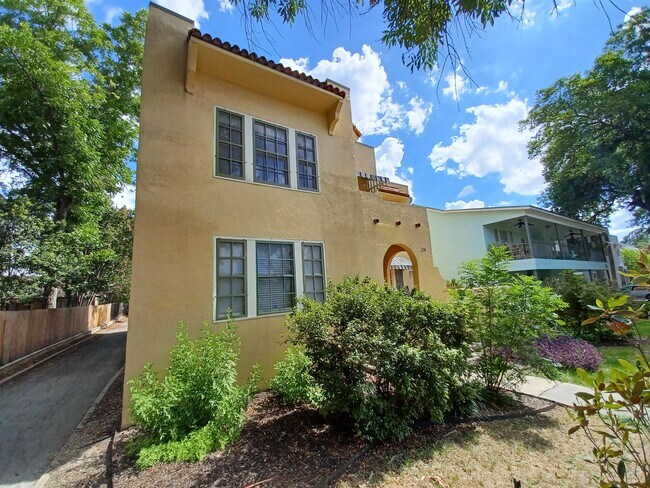 Building Photo - 214 Funston Pl