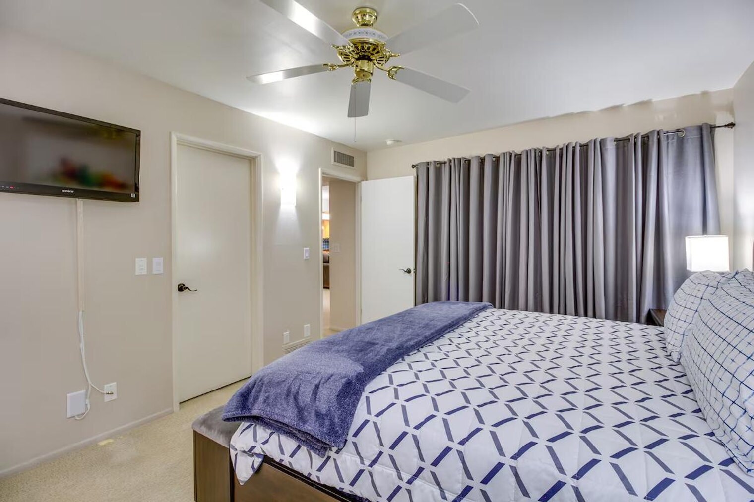 Building Photo - 5026 N Crestridge Dr