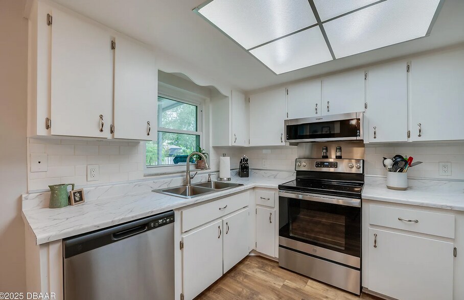 Building Photo - 1036 Tompkins Dr