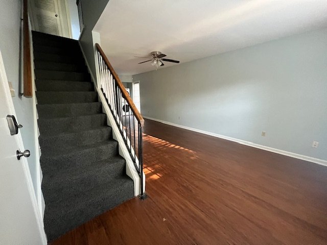 Building Photo - 503 E 6th St