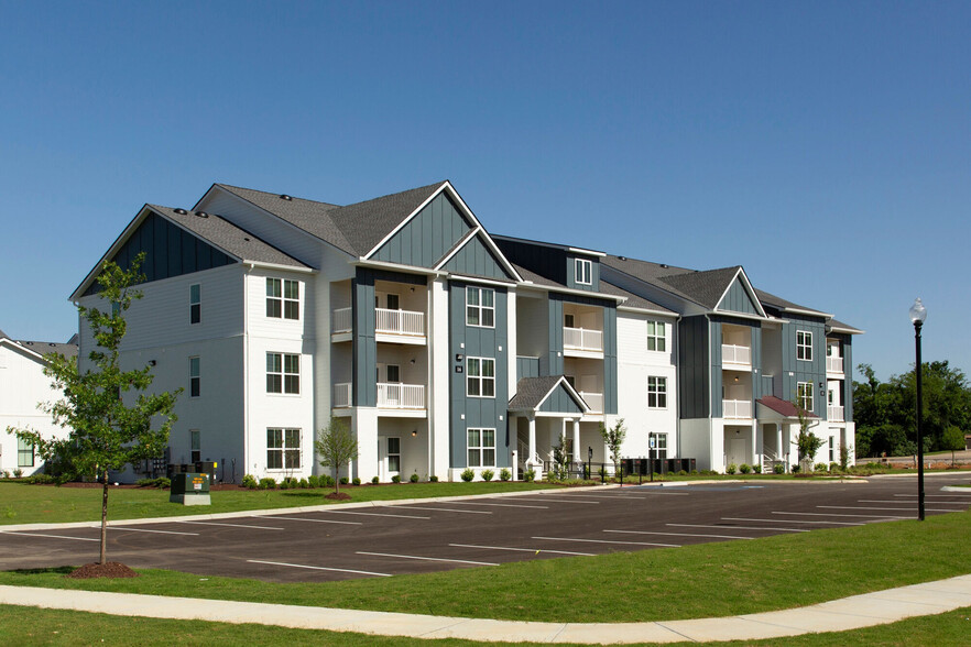 Building Photo - Hathaway at Kingsley Place