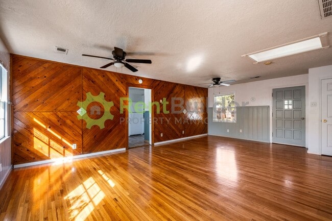 Building Photo - CALL US TODAY AT (505) 808-6467 TO SCHEDULE A CONVENIENT SHOWING