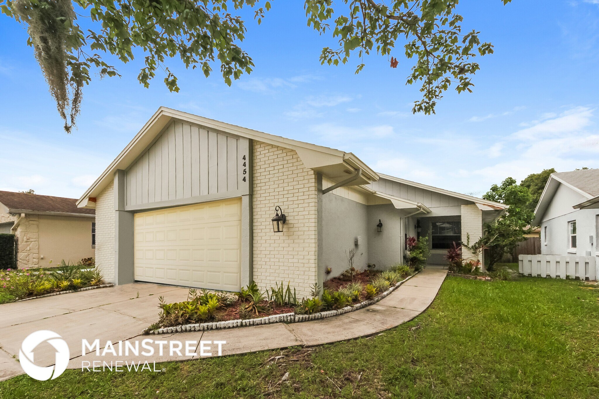Building Photo - 4454 Sandhurst Dr