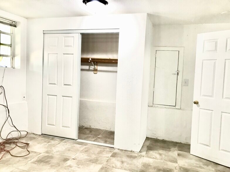 Building Photo - 1402 High St