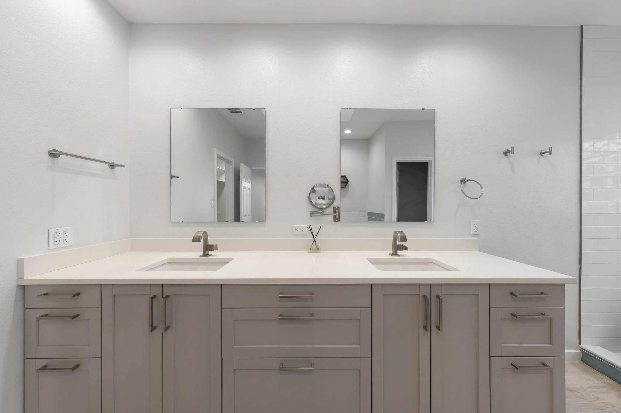 Building Photo - 14140 Regency Pl