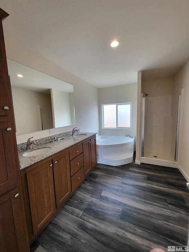 Building Photo - Spacious 3-Bedroom Home on 1.35 Acres with Valley Views – Dayton, NV