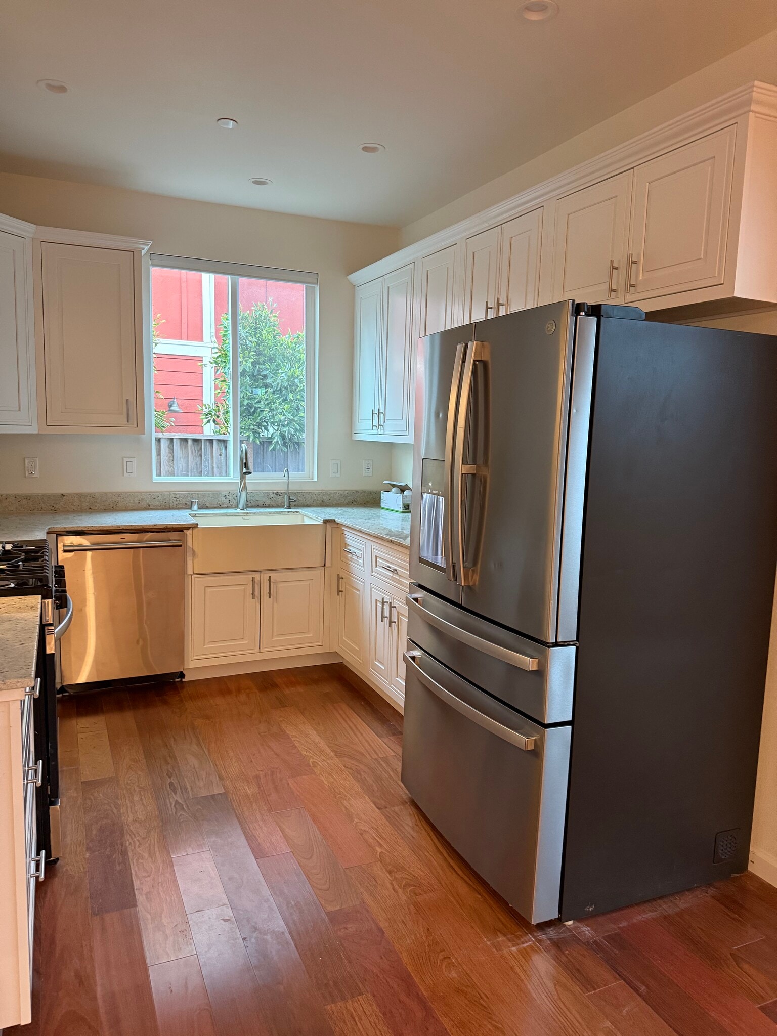 Building Photo - 1869 Ocean View Ave