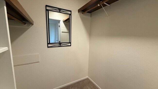 Building Photo - Spunky 3 bedroom 2.5 bath condo near JBER ...