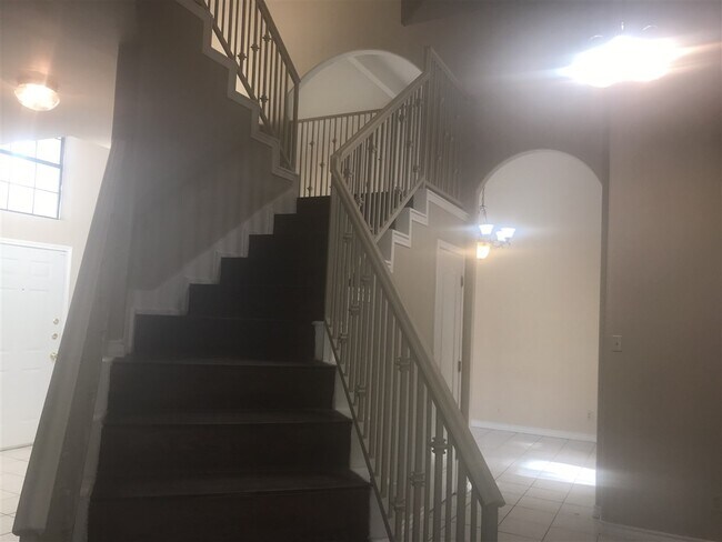 Building Photo - 411 Shiloh Dr