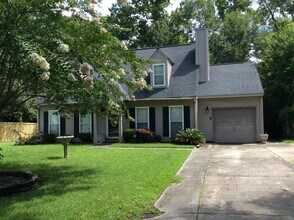 Building Photo - 3BR Home with Open Floor Plan & Fenced Backyard