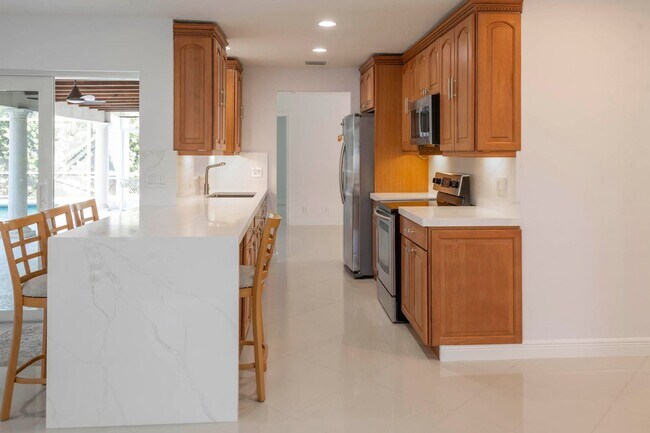 Building Photo - 2289 Windsor Rd