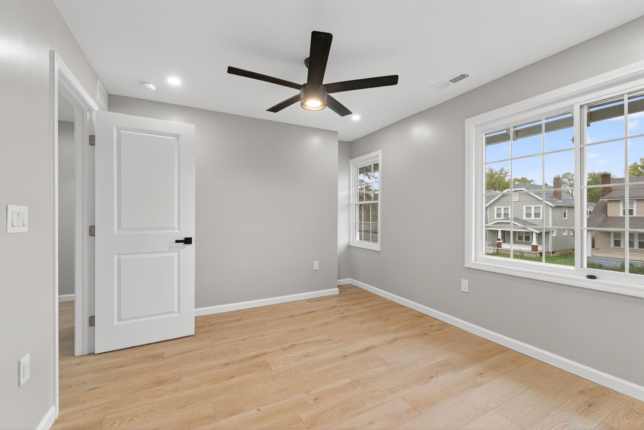 Building Photo - 1123-1125 S Ohio Ave