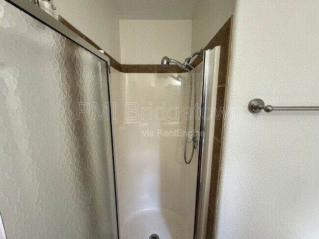 Building Photo - 7315 SW 53rd Ave