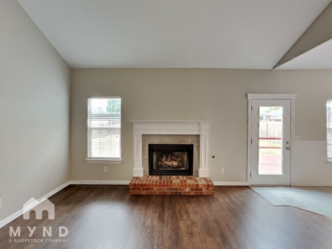 Building Photo - 214 Blake Dr