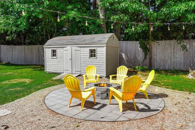 Building Photo - 6 Elwyn Rd