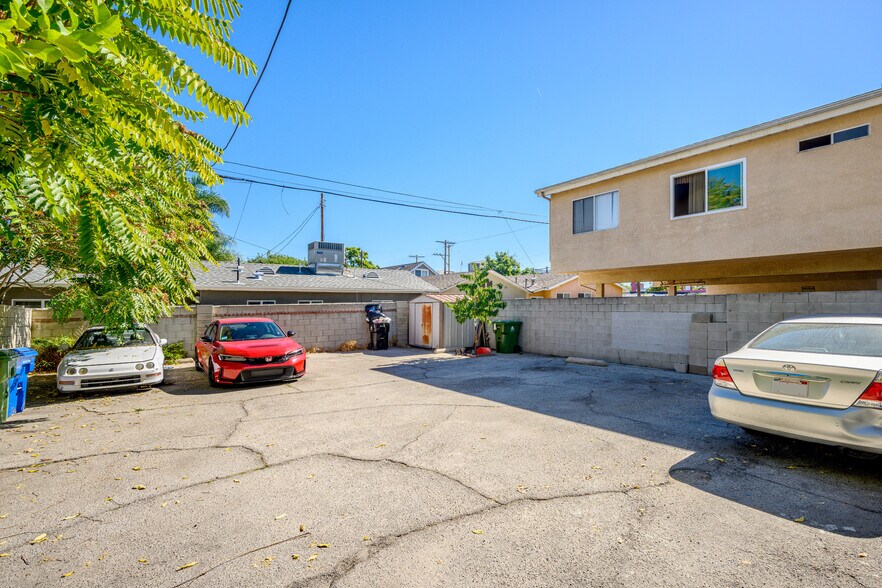 Building Photo - 5228 Auckland Ave