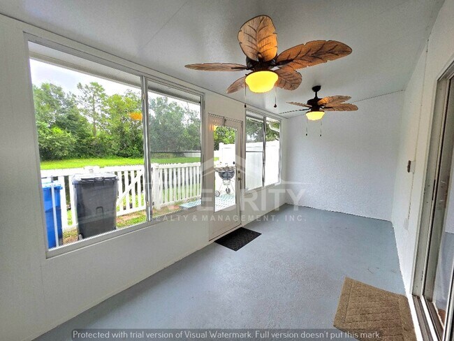 Building Photo - 10107 Farmingdale Pl