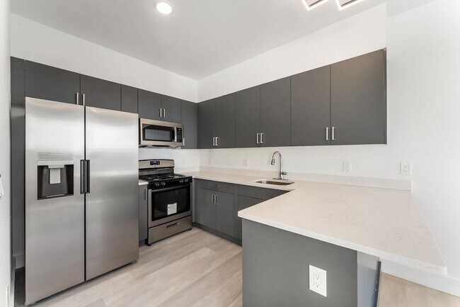 Building Photo - 43-45 W 32nd ST Unit 501