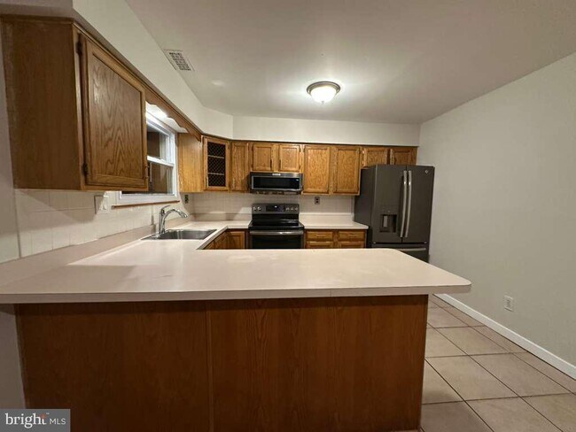 Building Photo - 5 Woodmill Dr