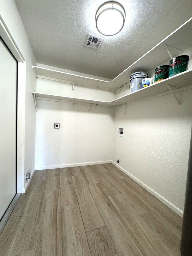Building Photo - 4426 N 85th St