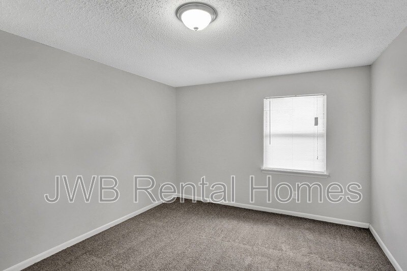Building Photo - 10825 Key Haven Blvd