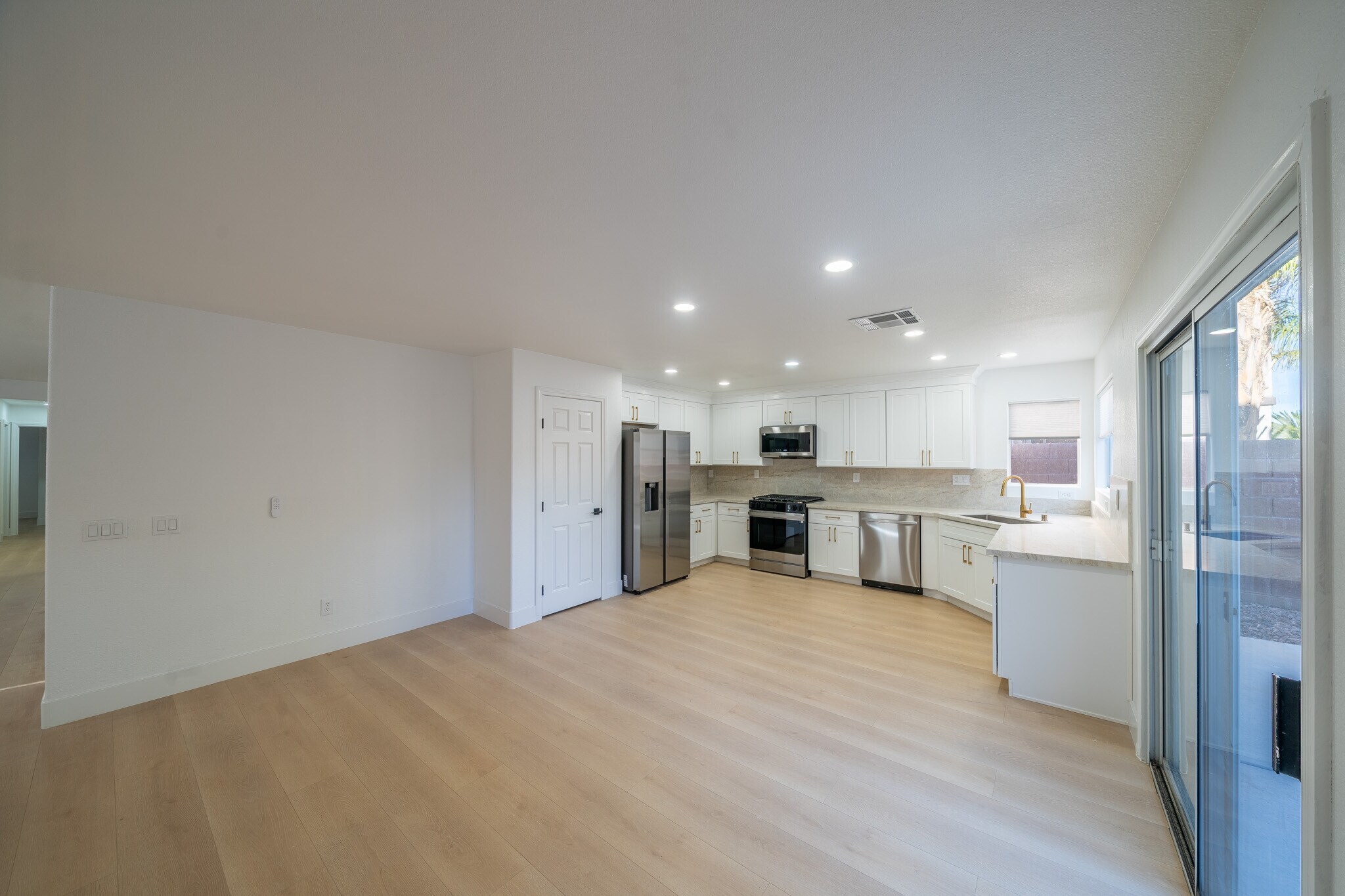 Building Photo - 504 Lacabana Beach Drive