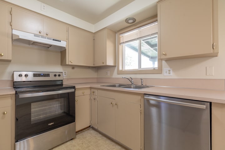 Building Photo - 113 SW Fleishauer Ln