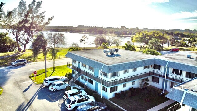 Building Photo - 3080 Lake Osborne Dr