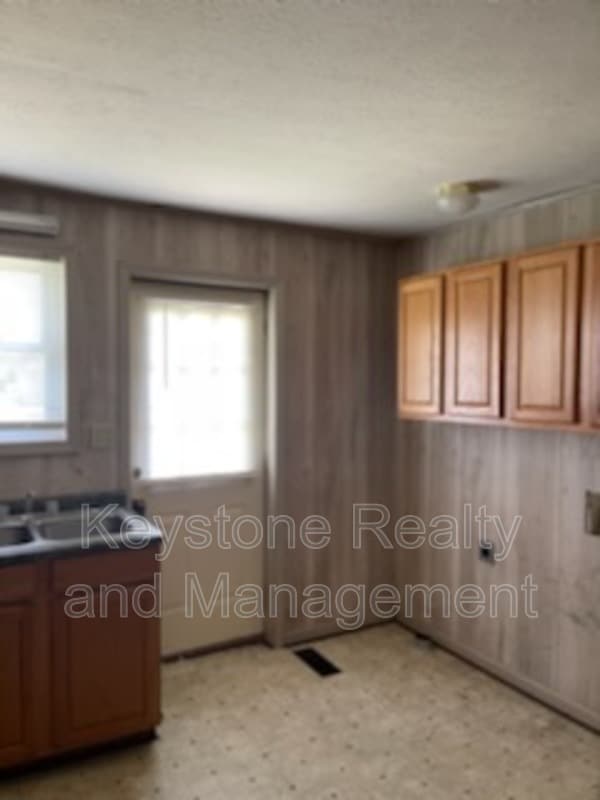 Building Photo - 410 Lucky Debonair St