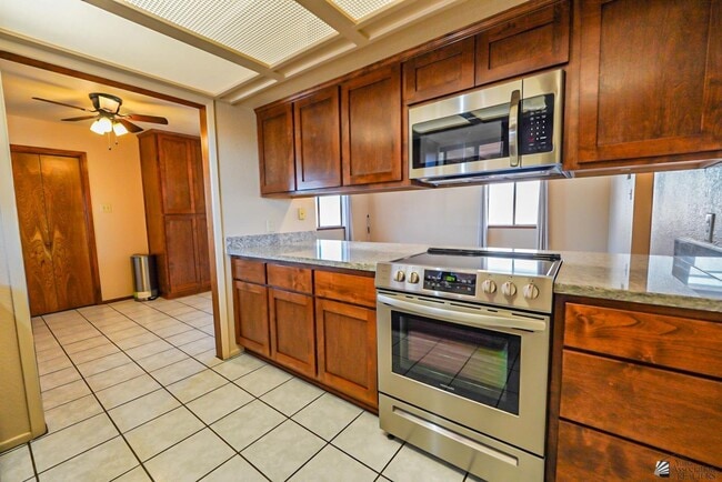Building Photo - 1183 Babbitt Ln