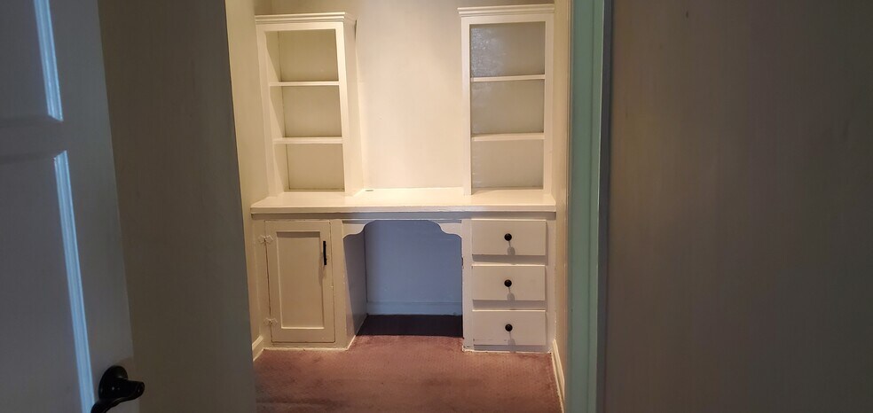 Building Photo - 1135 Cardiff Ave