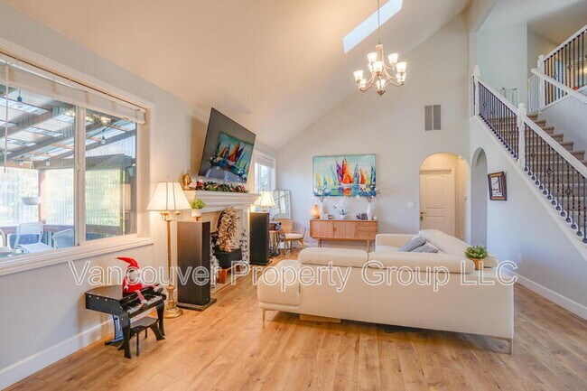 Building Photo - 4404 NE 98th Cir