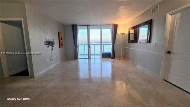 Building Photo - 1625 Kennedy Cswy