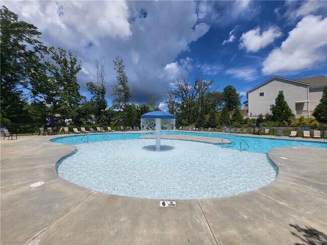 Building Photo - 5943 Screech Owl Dr